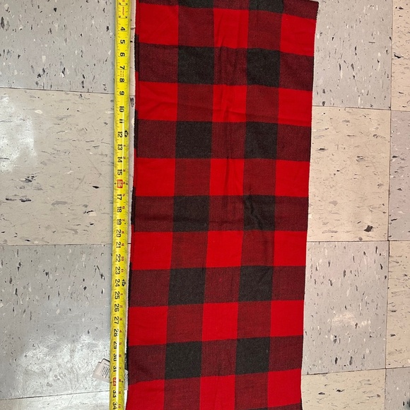 NWT Abercrombie & Fitch Buffalo Plaid Scarf Red/Black (unisex) - Picture 4 of 8
